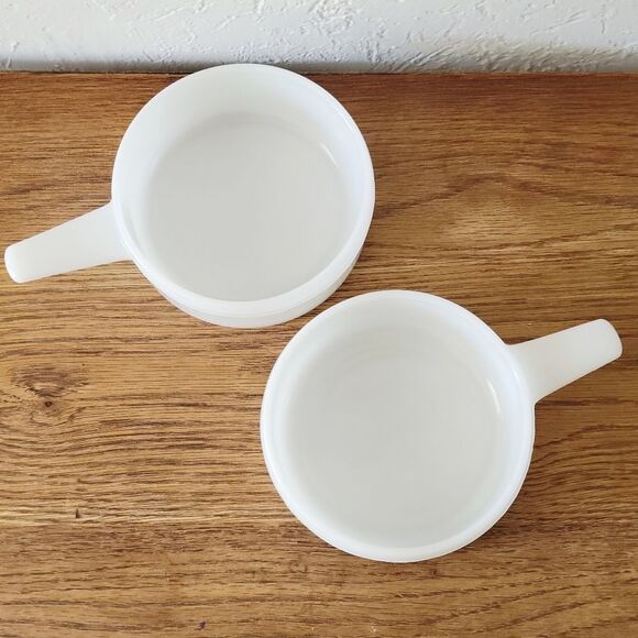 VINTAGE ✨️ Two Ovenware Milk Glass Stackable Bowls with Handles - Picture 2 of 5